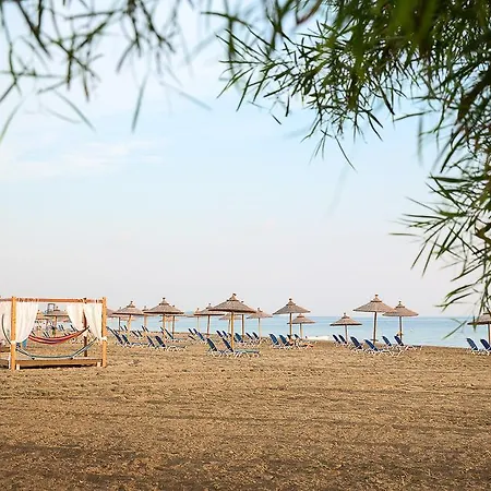 Island Hotel 3*