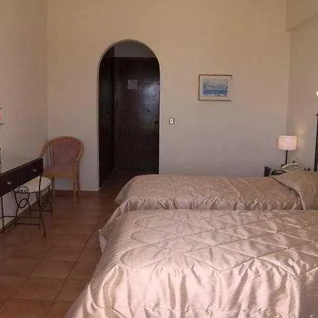 Hotel Island 3*